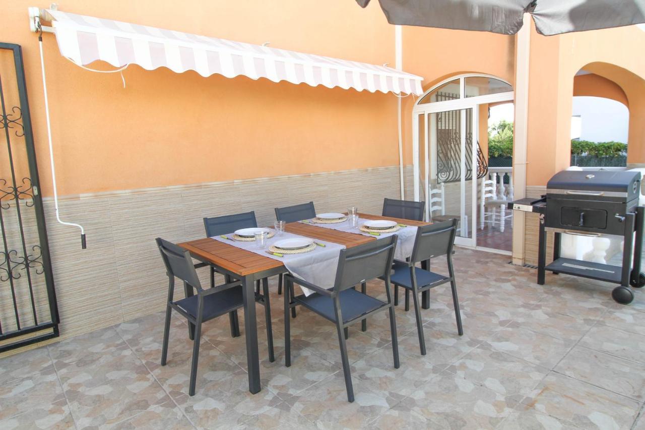 Great Villa, Sea Views, 20 Secs Walk To The Beach, Bbq, 9 People, 5 Mins Car From Alicante City Center, Sailing Club 3 Mins Walk Bagian luar foto