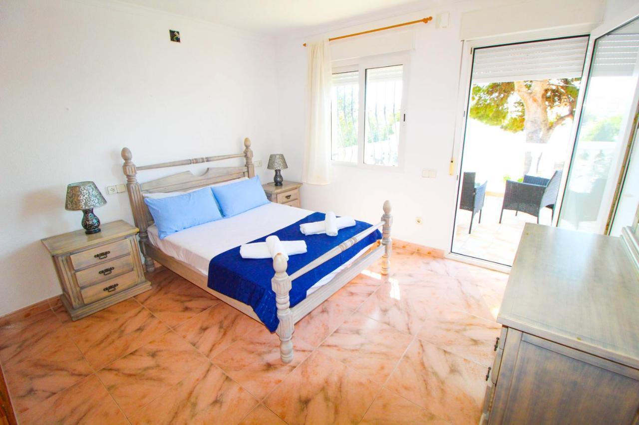 Great Villa, Sea Views, 20 Secs Walk To The Beach, Bbq, 9 People, 5 Mins Car From Alicante City Center, Sailing Club 3 Mins Walk Bagian luar foto
